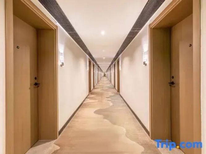 Compass Hotel