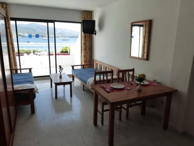 Studio with balcony and with sea view