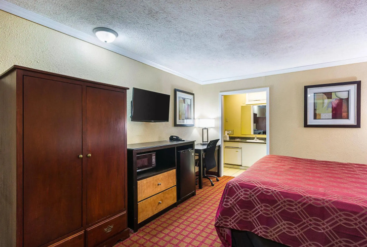 Rodeway Inn West Dodge