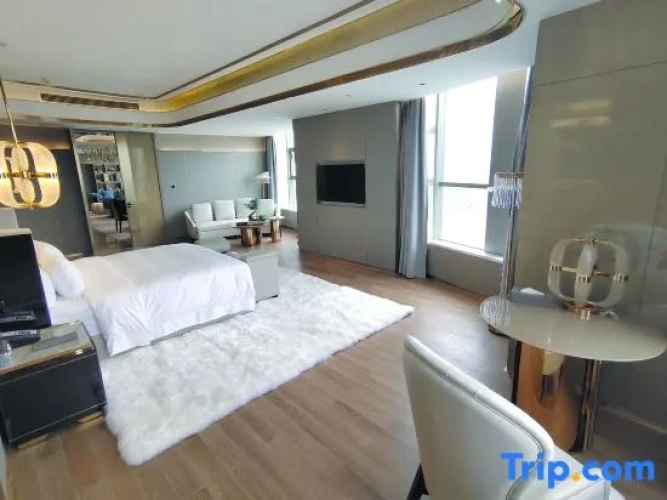 Executive Double Suite with river view