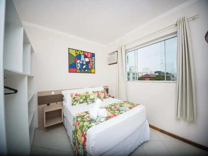 2 Bedrooms Apartment with partial sea view