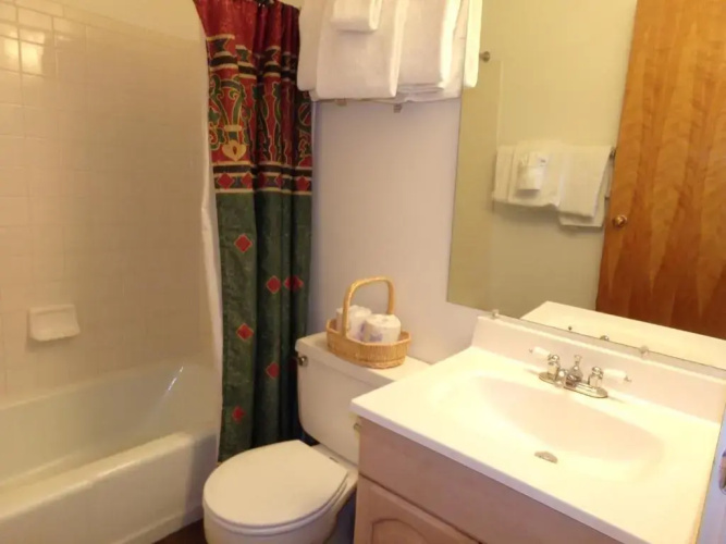 EWJP Edgewater Studio 1 Bath Lakeside Keystone