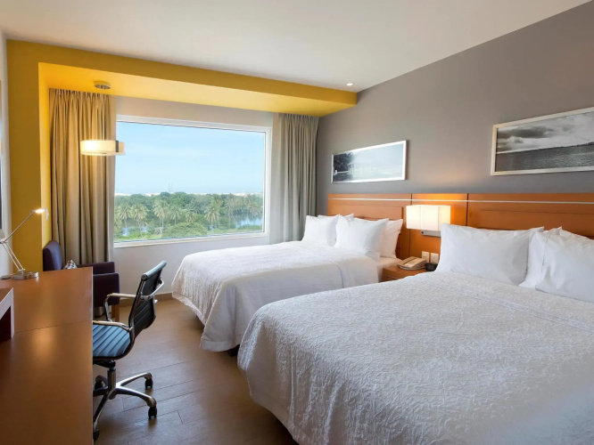 Hampton Inn & Suites by Hilton Paraiso