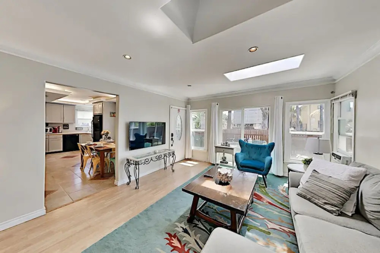 7085thav 2 Bedroom Home