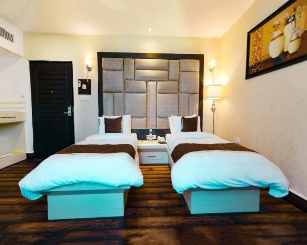 Hotel Harmony Inn