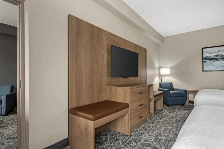 Quadruple Family Suite