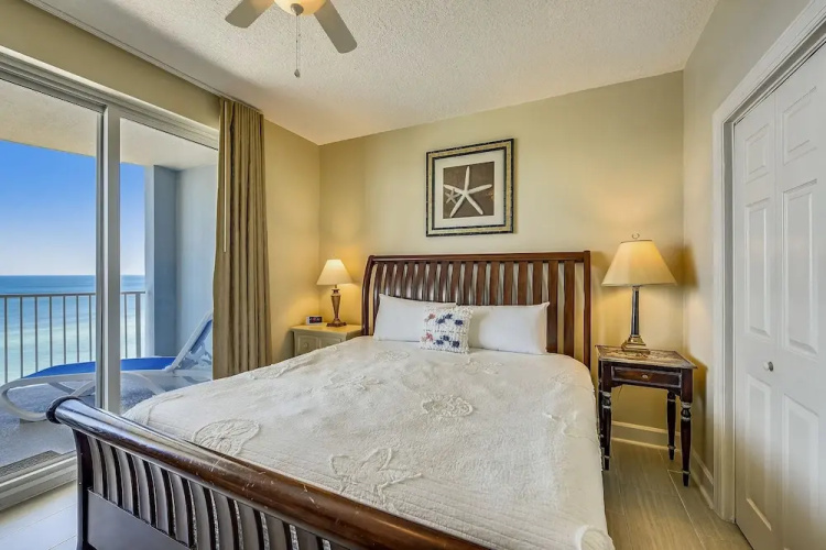 Twin Palms by Book That Condo
