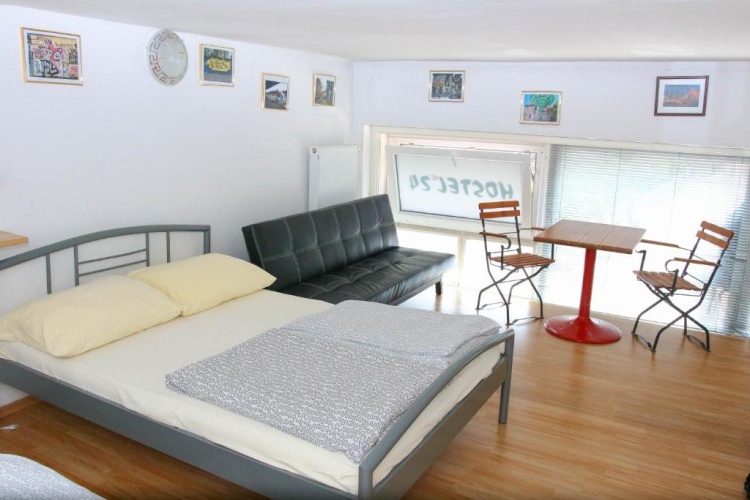 Standard Triple room
