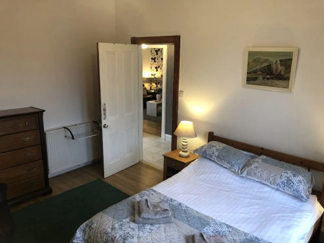 Homely Spacious Cottage in Central Location