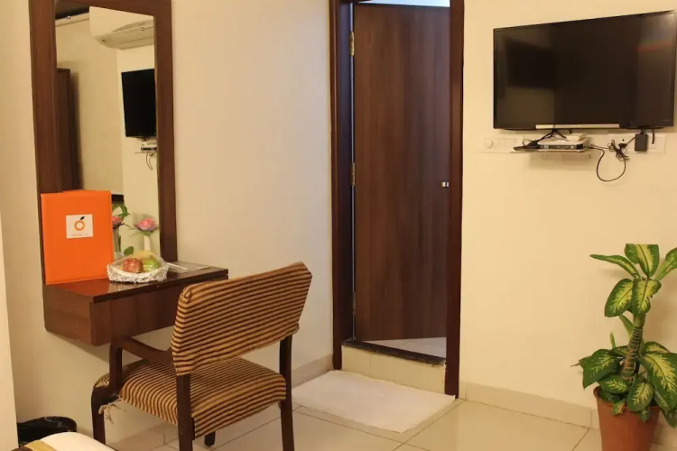 Hotel R K Palace