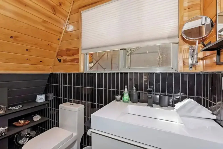 Acute A-frame Cabin w WiFi