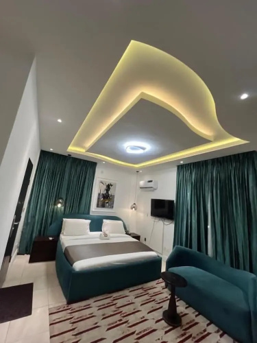 Euphoria Hotel & Suites by House 9