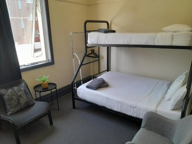 Coogee Beach House - Hostel