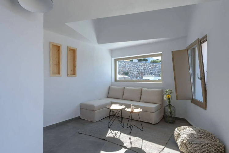 Earino Suites & Villas