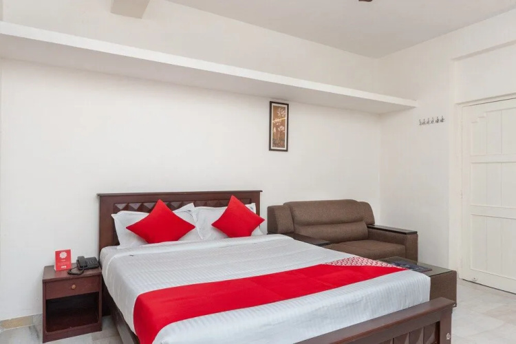 OYO 24168 Amrita Inn