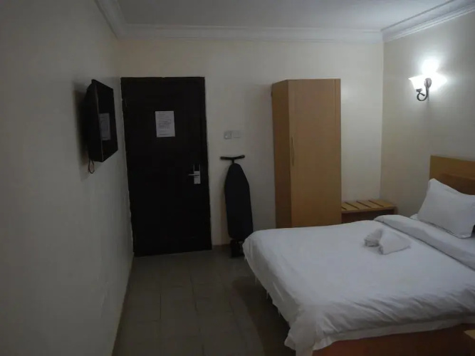 206 Exclusive Hotel