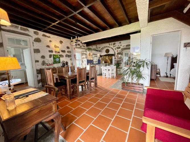 3 Bedrooms Cottage