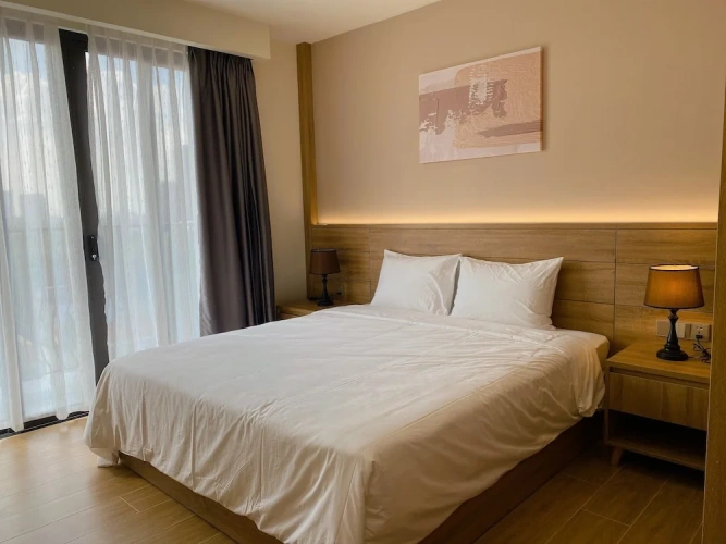 1 Bedroom Apartment with balcony and with city view