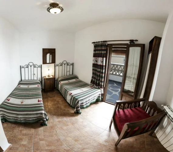 2 Bedrooms Standard Twin room with view