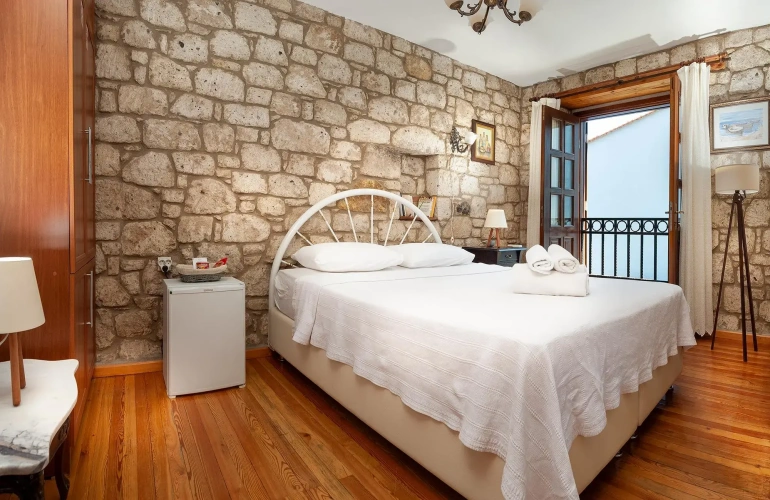Standard Twin room with balcony
