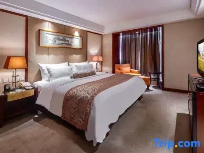 2 Bedrooms Quadruple Family Suite with balcony