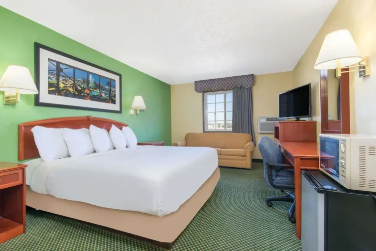 Days Inn by Wyndham Great Bend