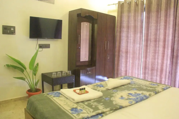 Roshni - The Luxury Guest House