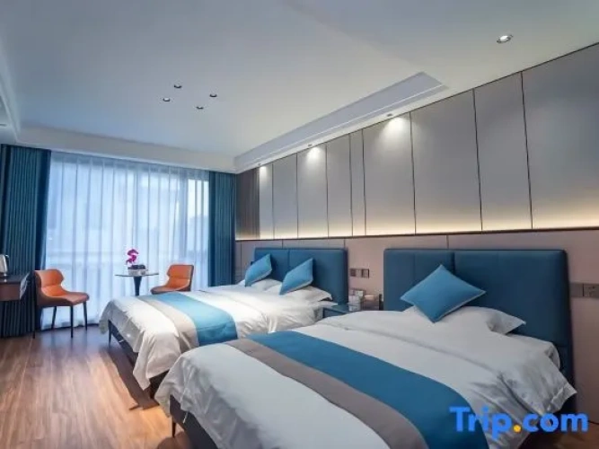 Deluxe Family Suite