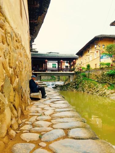 Longmen HostelOver view