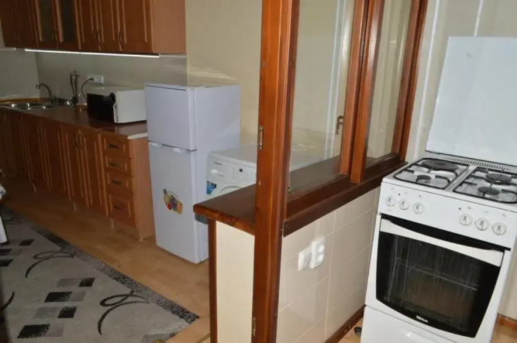 Apartment on Toktogula, 93