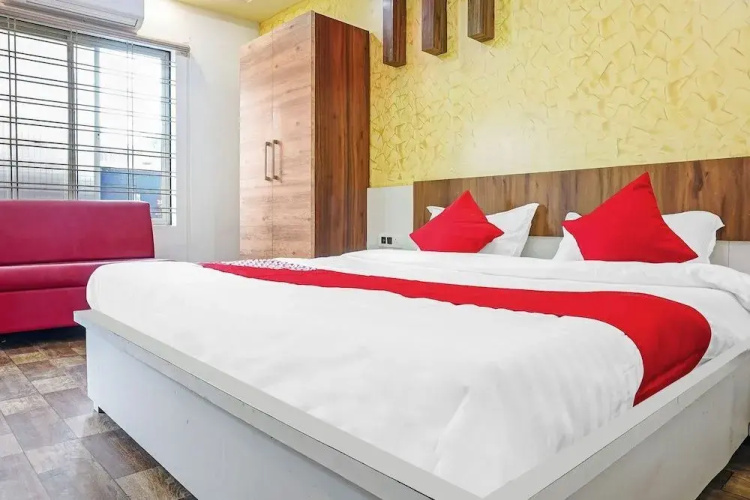 Cee Rock by OYO Rooms