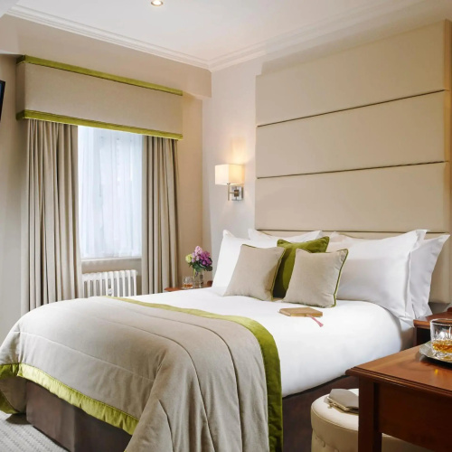 Buswells Hotel