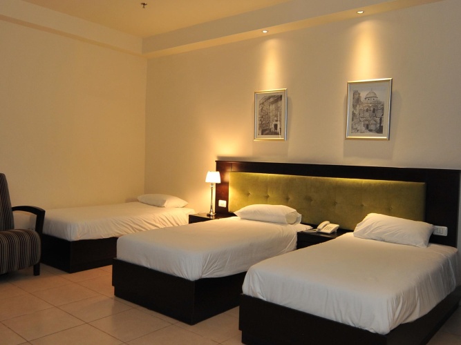 Standard Triple room