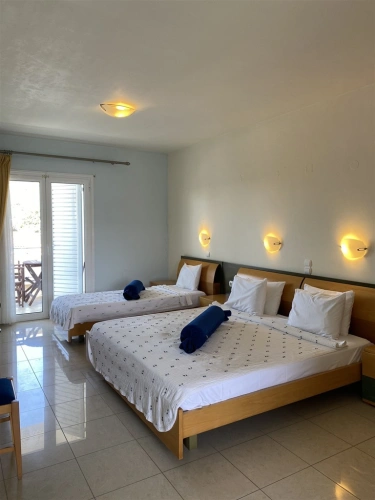 Standard Twin room with garden view