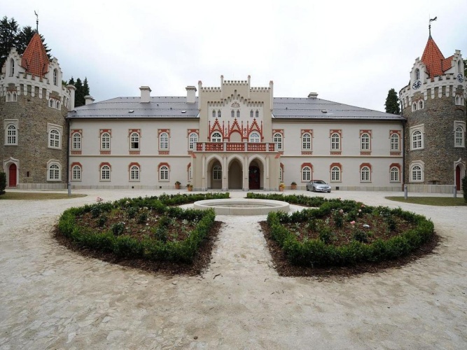 Chateau Herálec Boutique Hotel & Spa by L'occitane