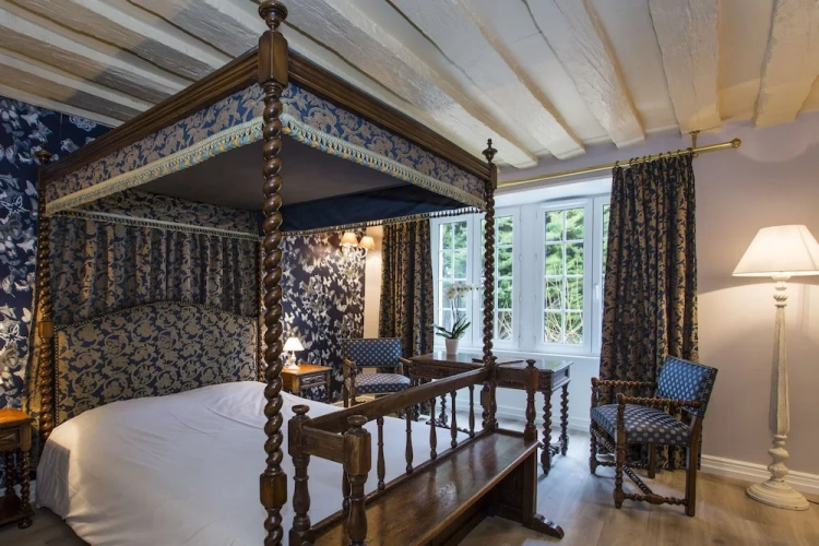 Privilege room