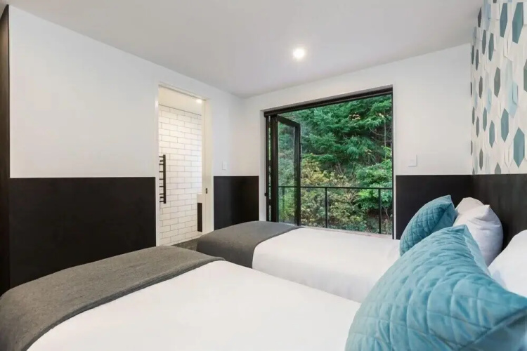 Amazing Townhouse 2