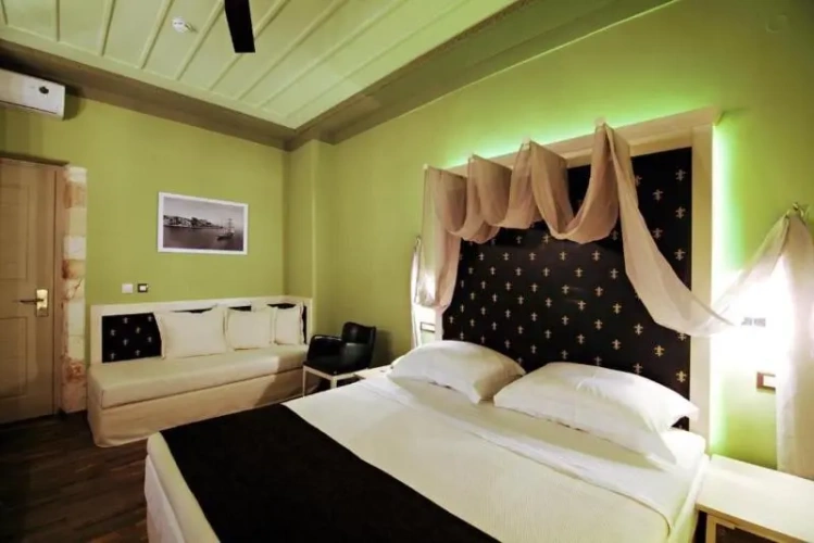 1 Bedroom Double Suite