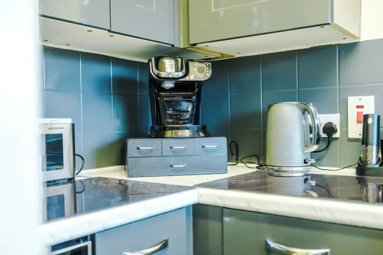 Modern 1 Bed - Close to City Centre