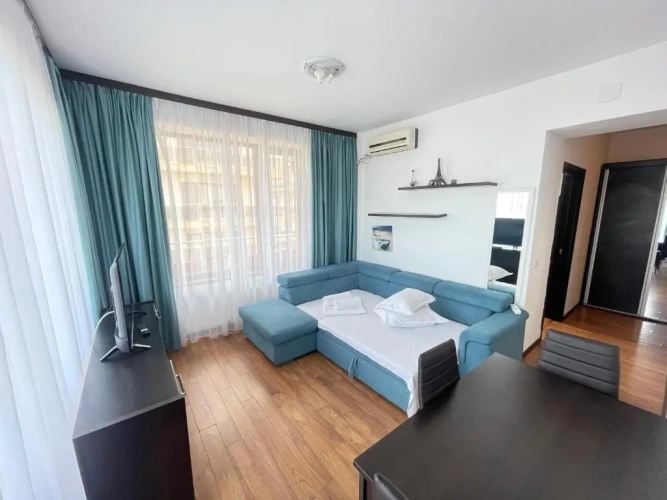Apartment with sea view