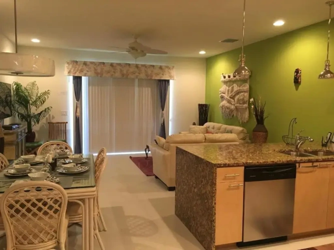 3 Bedrooms Apartment