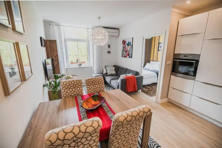 2 Bedrooms Apartment