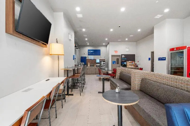 Holiday Inn Express & Suites Bronx - NYC photo 16