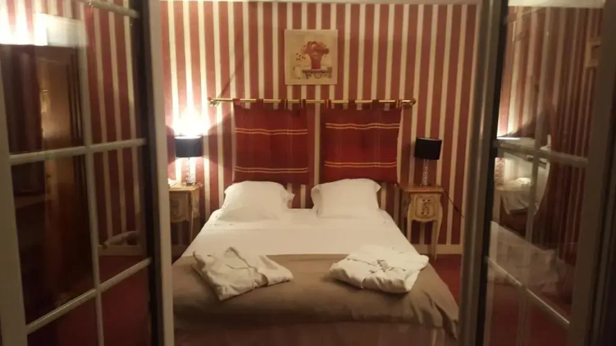 Standard Double room with lake view