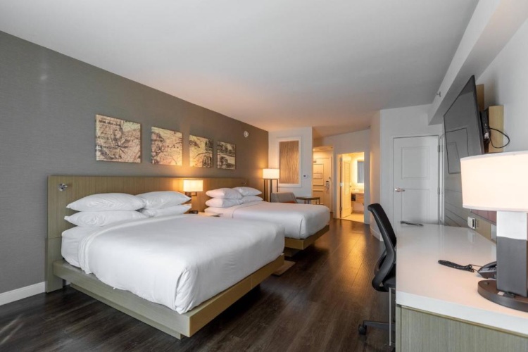 Standard Quadruple room with courtyard view