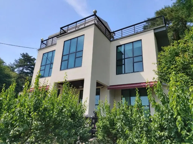 Duplex Studio with view