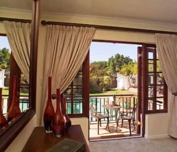 Three Palms Luxury Cottage