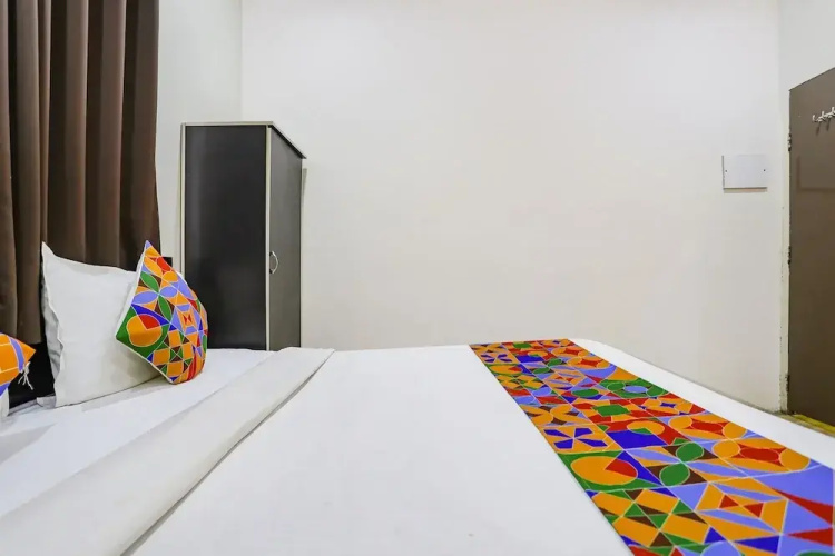 Fabhotel New Shraddha Inn