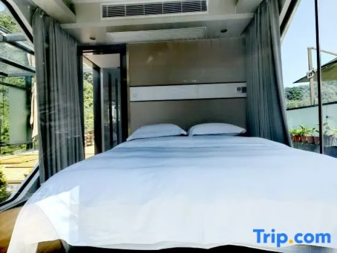 Luxury Capsule