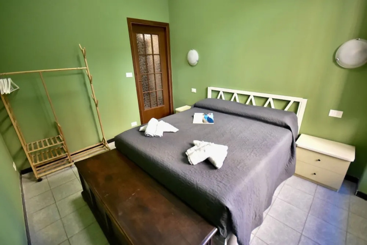 De Angelis Central House